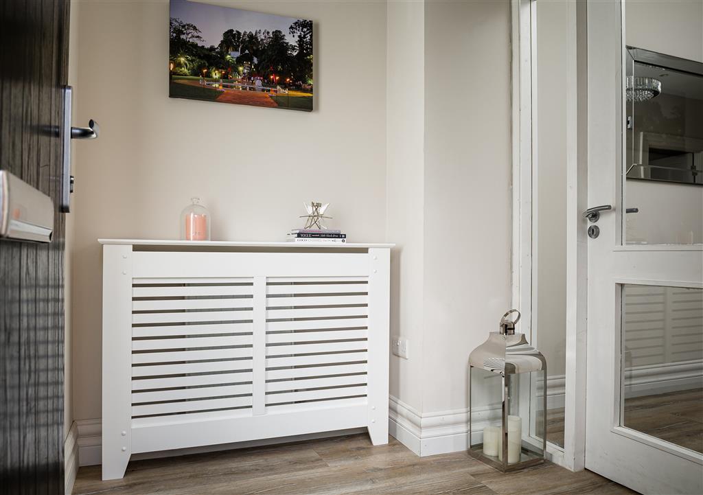 Rhode Island White Radiator Cover Small