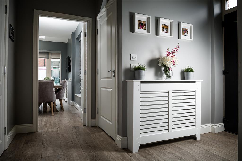 Rhode Island White Radiator Cover Large